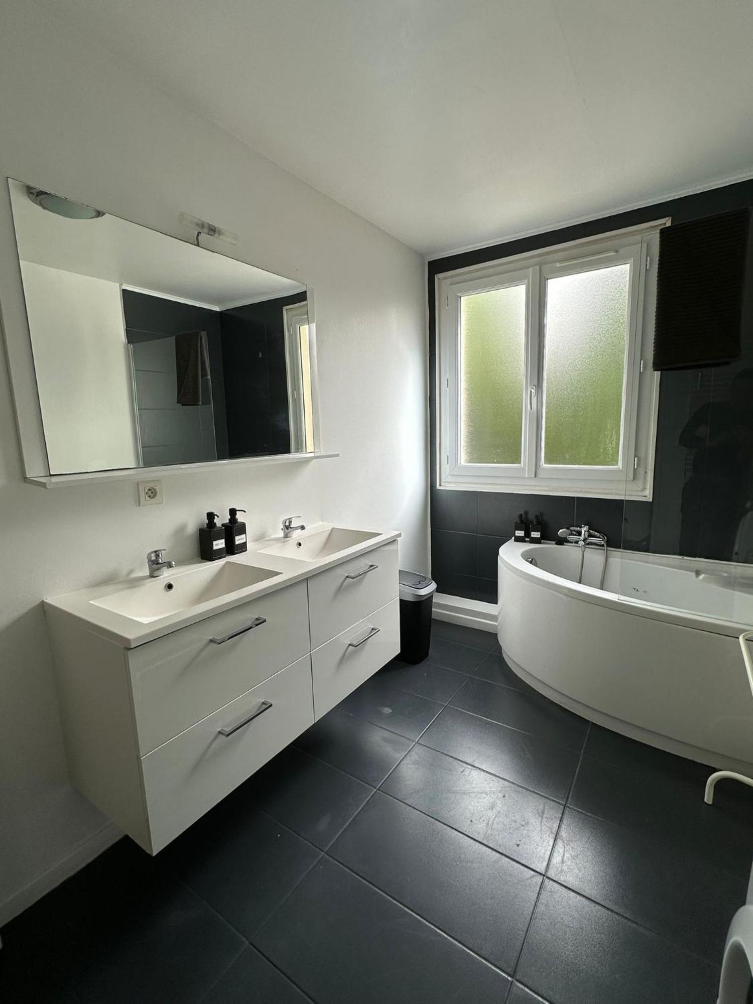 Constance 3 - Spacieux En Dernier Etage Apartment Antibes